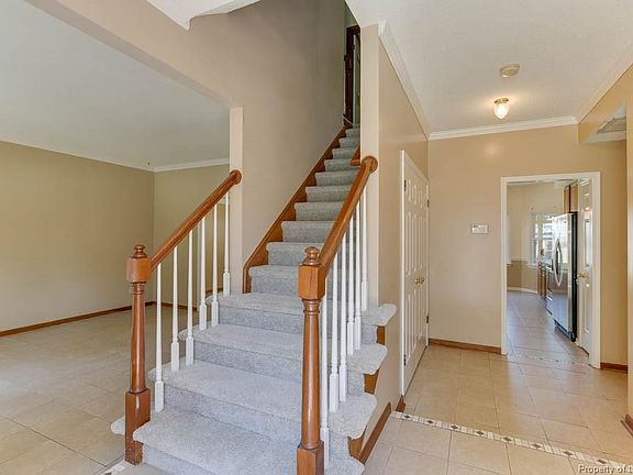 5th image of 889 Henrico Ct