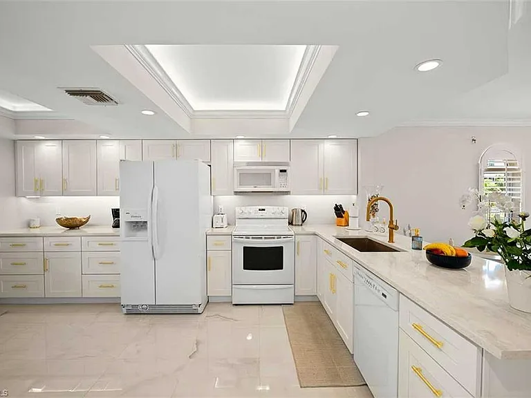 9103 Vanderbilt Dr #205 — Photo 8