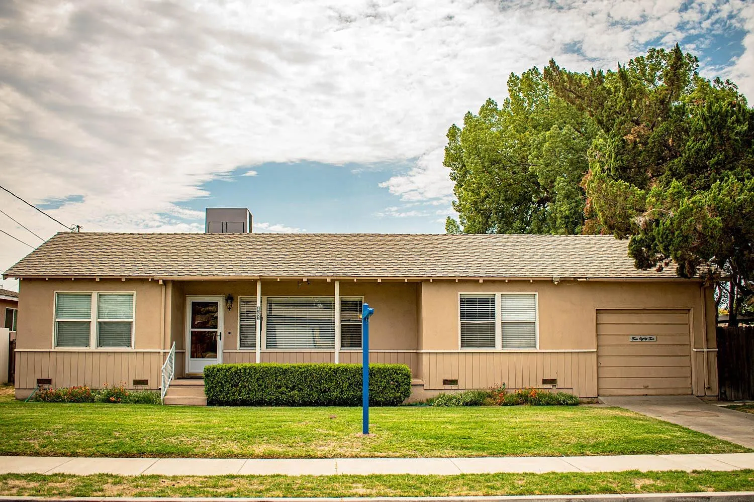 482 Drakeley Ave photo 1