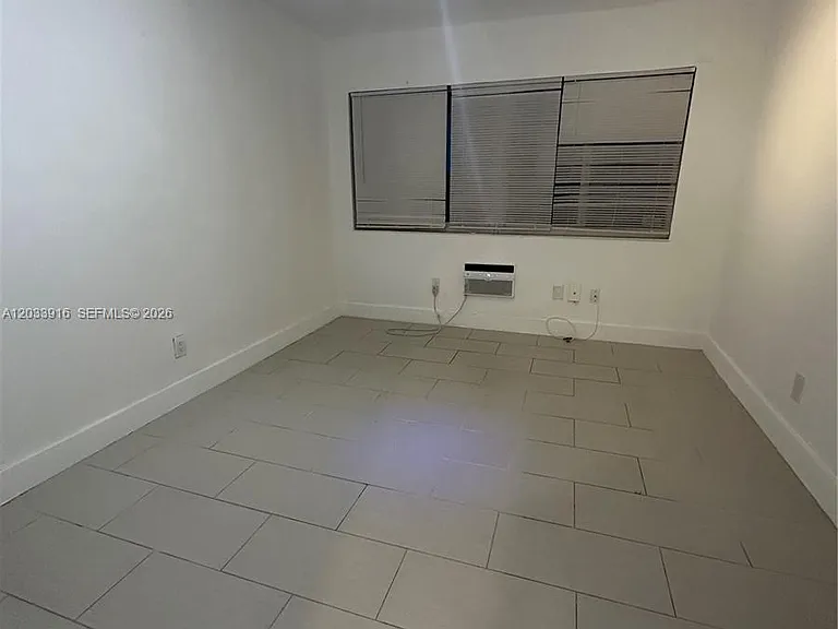 8205 Crespi Blvd #3 — Photo 9