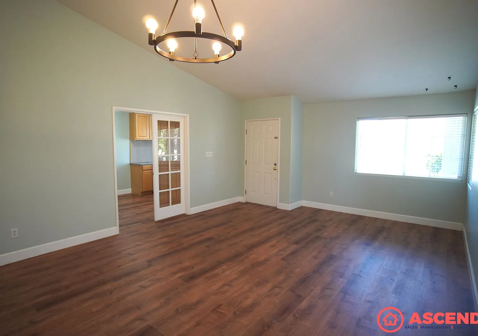 Charming Home in NW Bakersfield! — Photo 4
