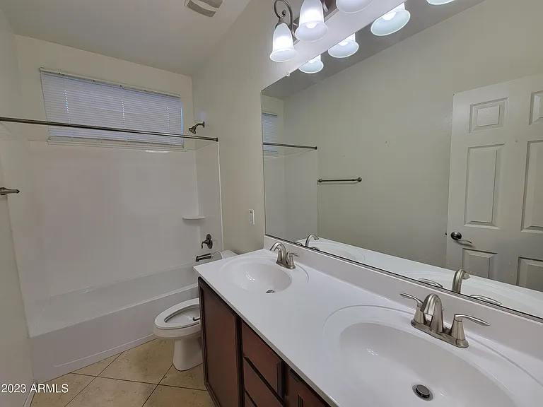 2671 E Daniel Dr — Photo 16