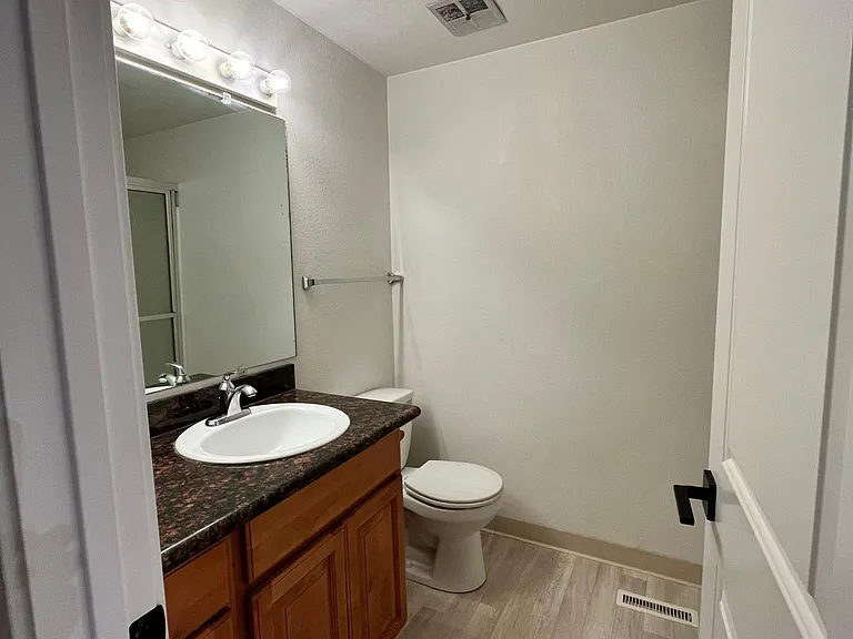 3025 NE 59th Ave — Photo 9