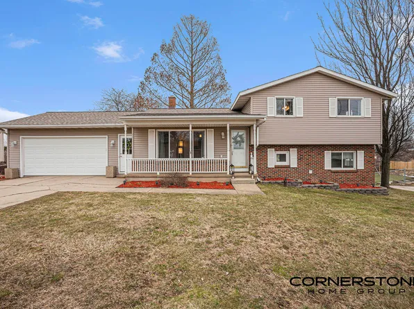 3670 Cordes Ave NW, Comstock Park, MI 49321