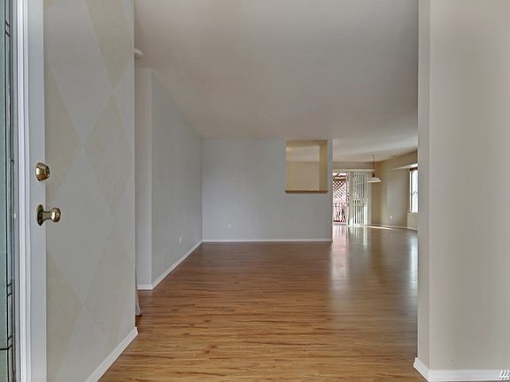 5th image of 17002 85th Avenue Ct E