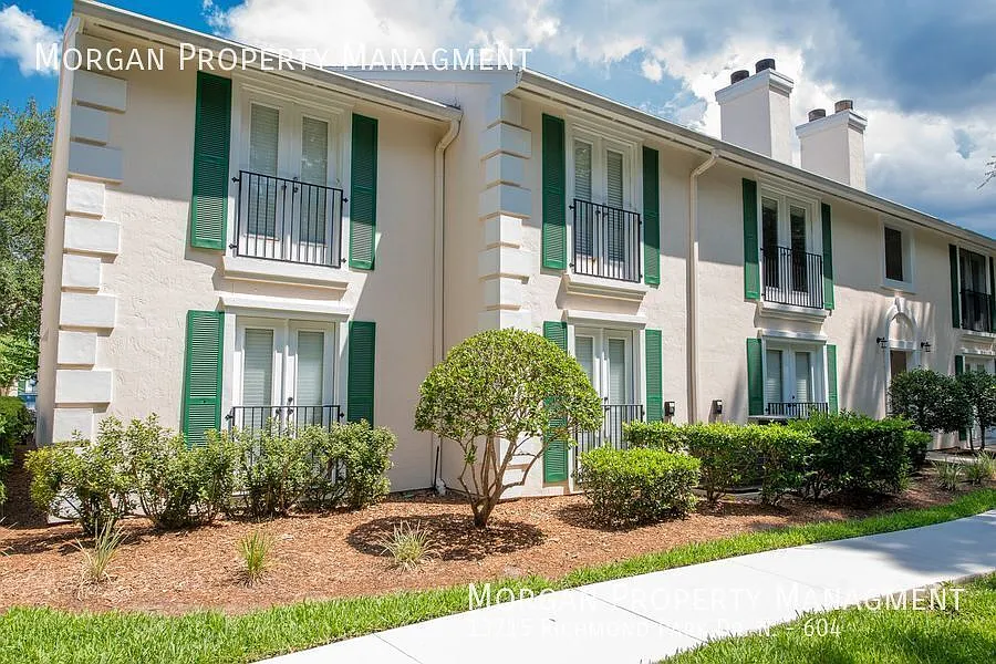 Elegant Ground Floor Condo with Garage in Beautiful Windsor Pointe! — Photo 3