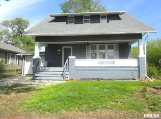 609 N 1st Ave, Canton, IL 61520