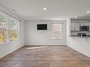 122 March Creek Dr, Fuquay Varina, NC 27526