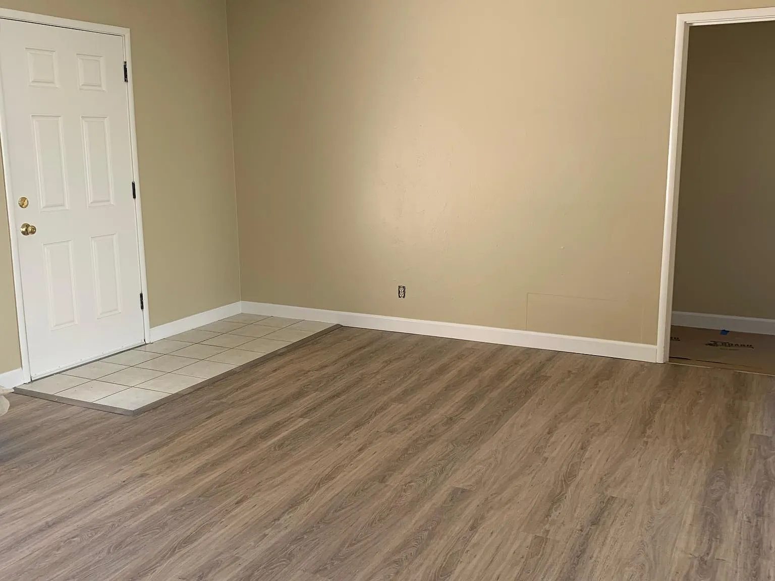 3 bed, 1200 sqft, $3,400 — Photo 2