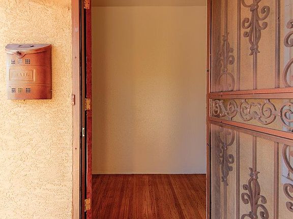 5th image of 9909 Mesa Arriba Ave NE