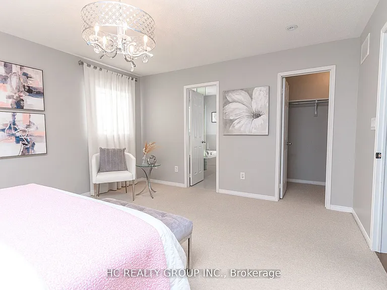 215 Armstrong Cres — Photo 13