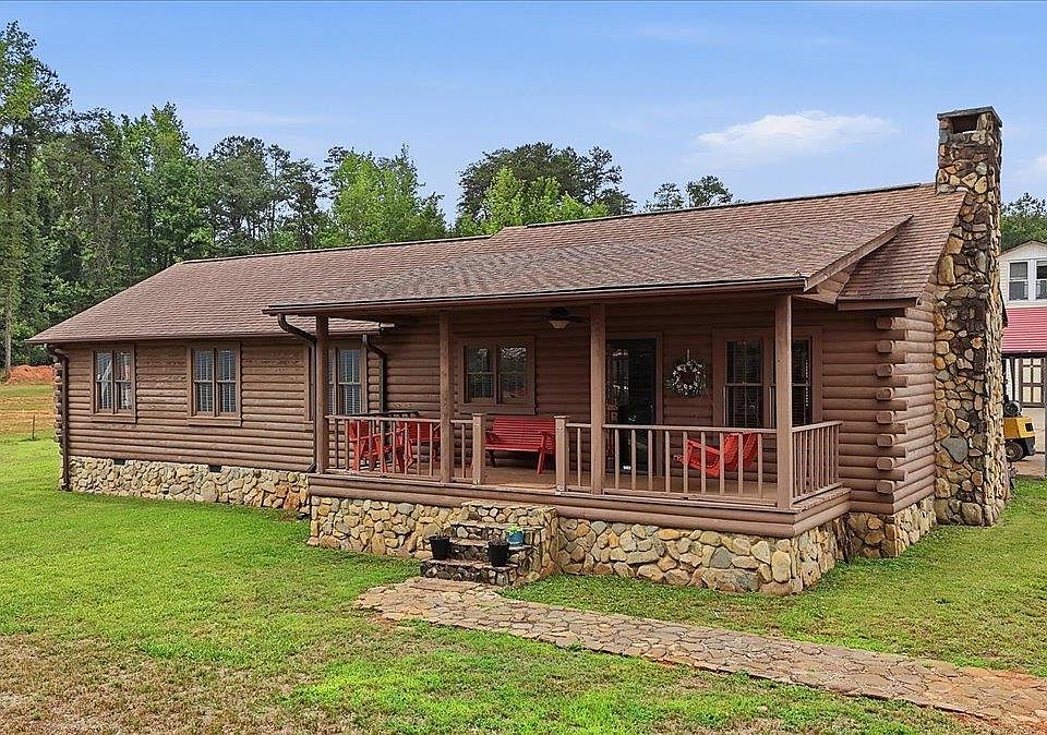 1st image of 60 Lakeside Dr