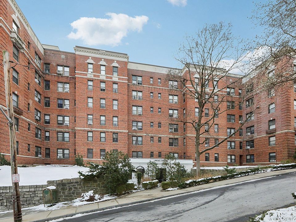 1st image of 1 Broad Parkway #2P