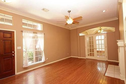 4th image of 1107 Woodside Ct