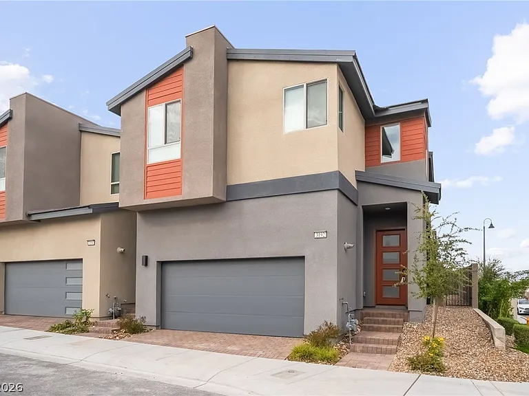 3192 Vittoria Ave — Photo 1