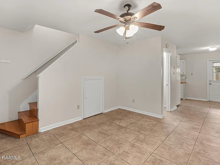 115 Woodworth Ln #F — Photo 3