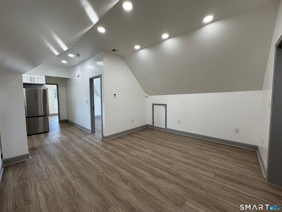 1st image of 128 Jewett St #3