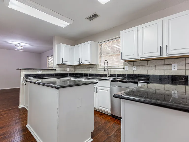 3604 Meade St — Photo 13