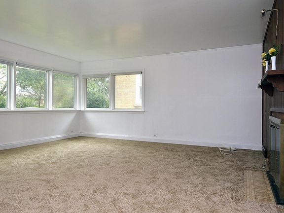 3rd image of 859 Hollywood Ave