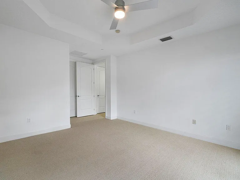 4886 NW 16th Ave — Photo 20