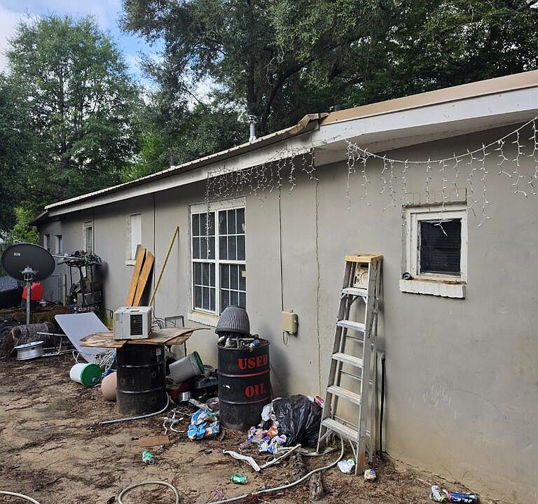 2nd image of 828 Gordon Ave