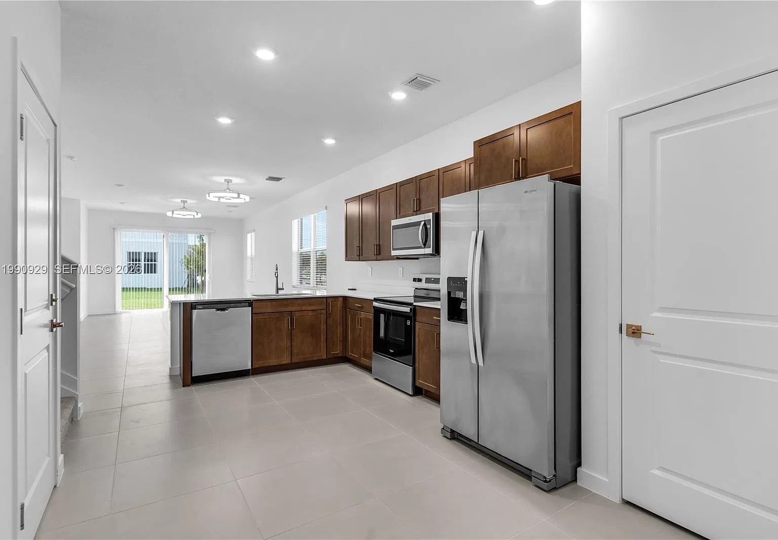 5 bed, 3.5 bath, $4,000 — Photo 4