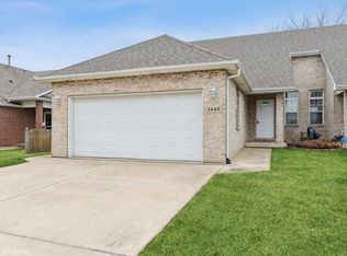 1442 Coral Bell Dr, Joliet, IL 60435