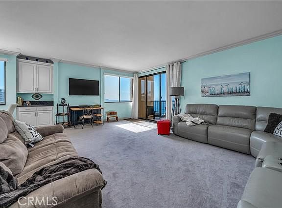 4th image of 727 Esplanade Unit 301