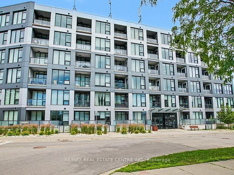 690 King St W #101 — Photo 32