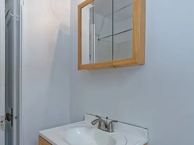 876 Warren St #2 — Photo 14