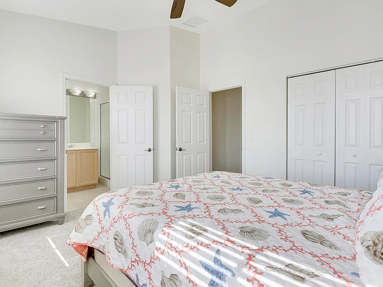 123 E Thatch Palm Cir — Photo 18