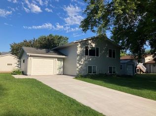 417 12th St SE, Waseca, MN 56093