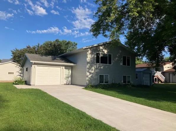 417 12th St SE, Waseca, MN 56093