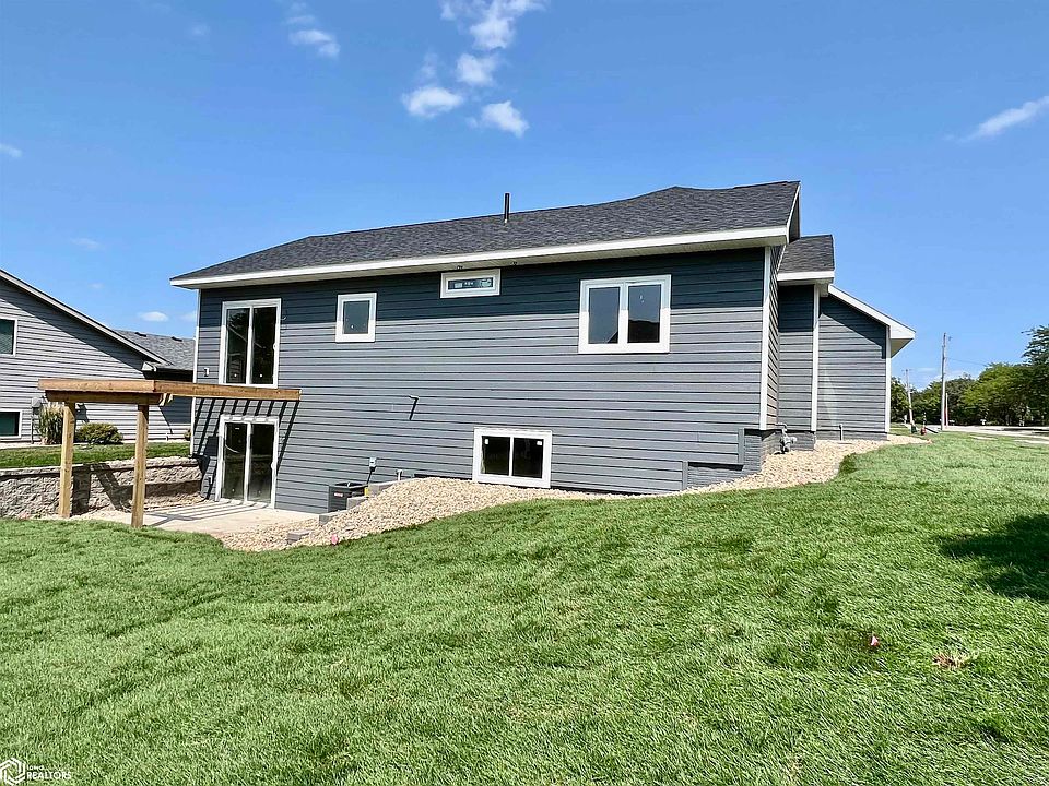 2nd image of 1001 Nash Ct