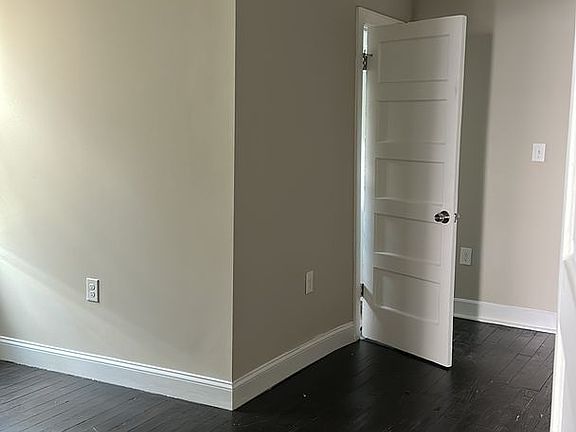 3rd image of 148 York St #150