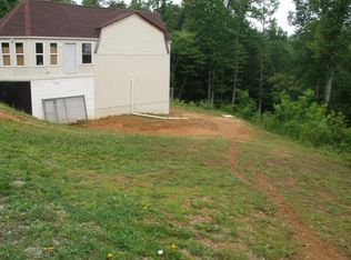 129 Lester Ledbetter Ln, Hilham, TN 38568