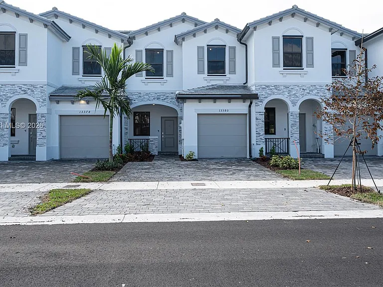 13380 SW 287th Ter — Photo 2