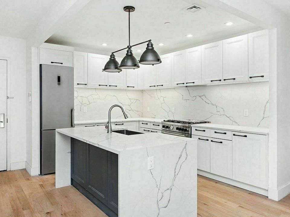 1st image of 627 De Kalb Ave #4B