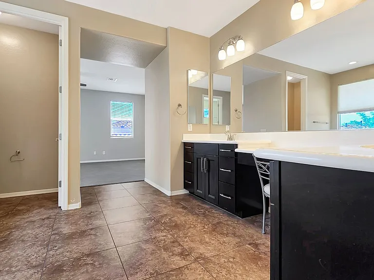 20737 W Valley View Dr — Photo 37