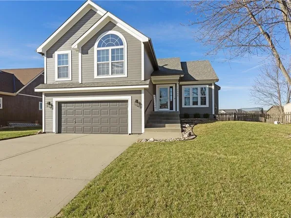 10904 N Manchester Ave, Kansas City, MO 64157