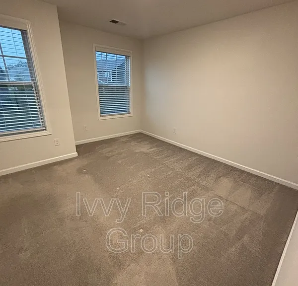 4867 Tacoma Dr — Photo 11
