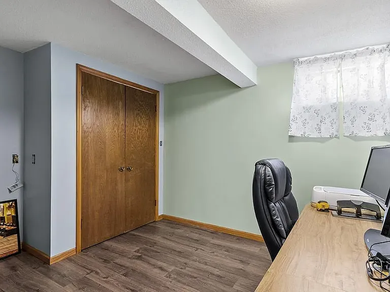 209 W Gardiner St — Photo 25