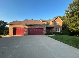 2601 W Windflower Ct, Peoria, IL 61615