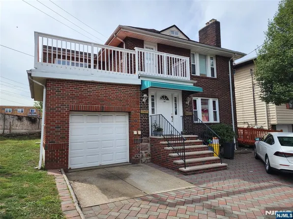 50 W Columbia Ave, Palisades Park, NJ 07650