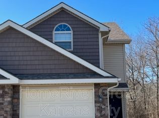 8330 N Spruce Ave, Kansas City, MO 64119