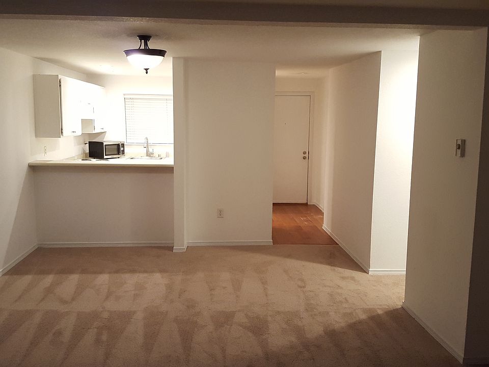 1st image of 12711 NE 116th St APT B101