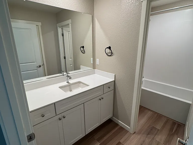 4103 Liverpool St — Photo 9