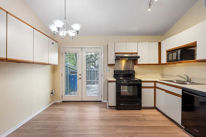 1015 E Yager Ln #41 — Photo 7