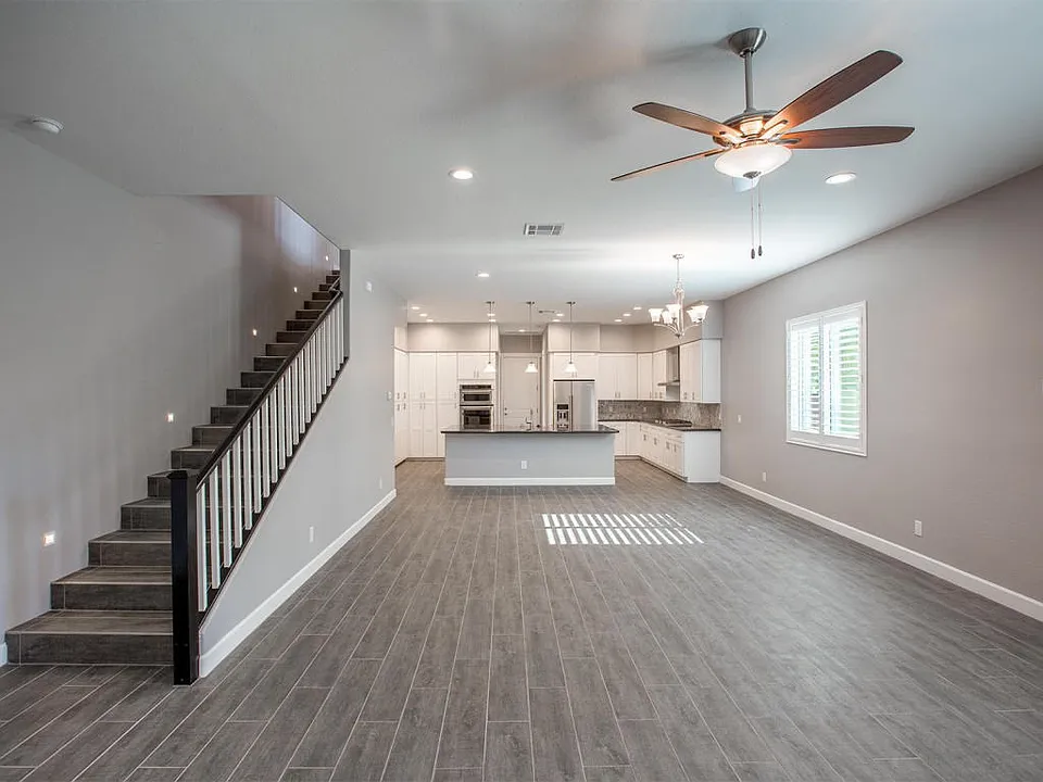 1028 Living to Kitchen