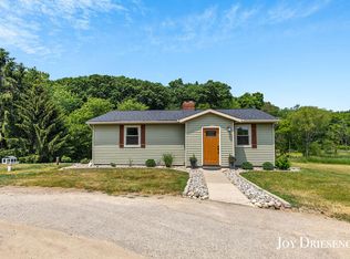 10286 Dykstra Dr, Middleville, MI 49333